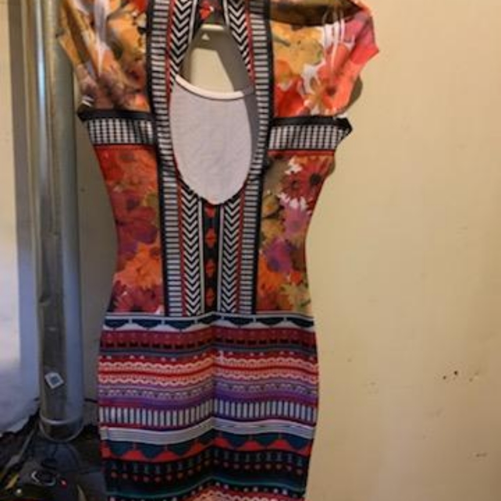 Women's Dress - Picture 4 of 4
